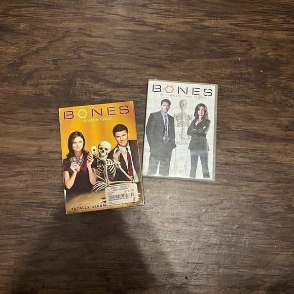 BONES By Kathy Reichs TV Show Season One & Season Three DVD Set - Picture 3 of 11